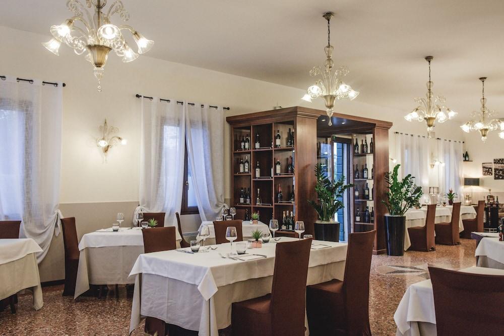 דולו Hotel Alla Villa Fini מראה חיצוני תמונה