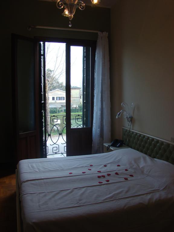דולו Hotel Alla Villa Fini חדר תמונה