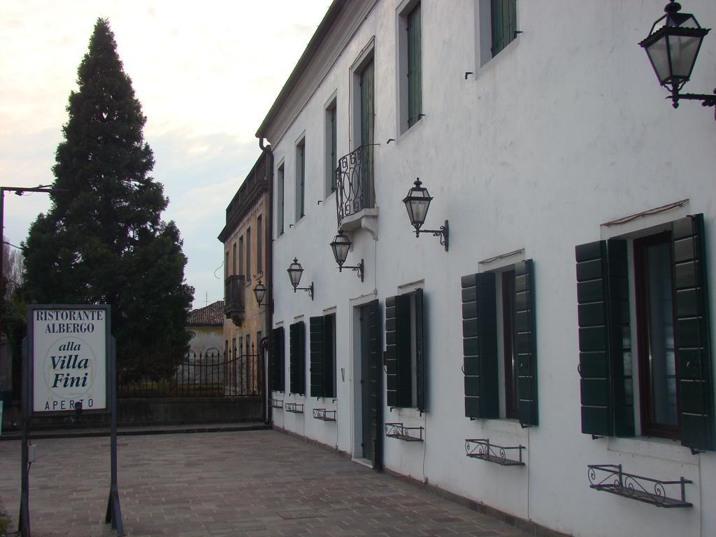 דולו Hotel Alla Villa Fini מראה חיצוני תמונה