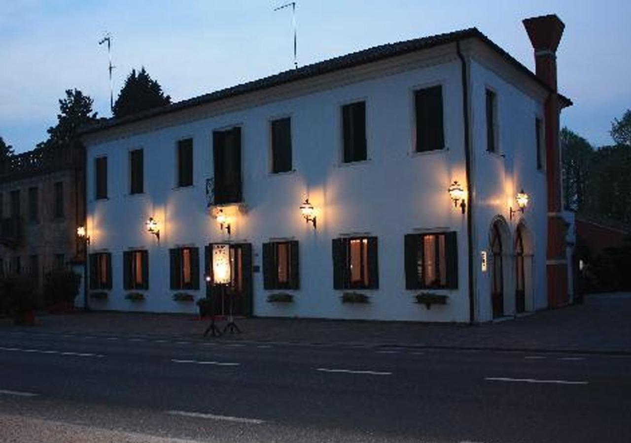 דולו Hotel Alla Villa Fini מראה חיצוני תמונה