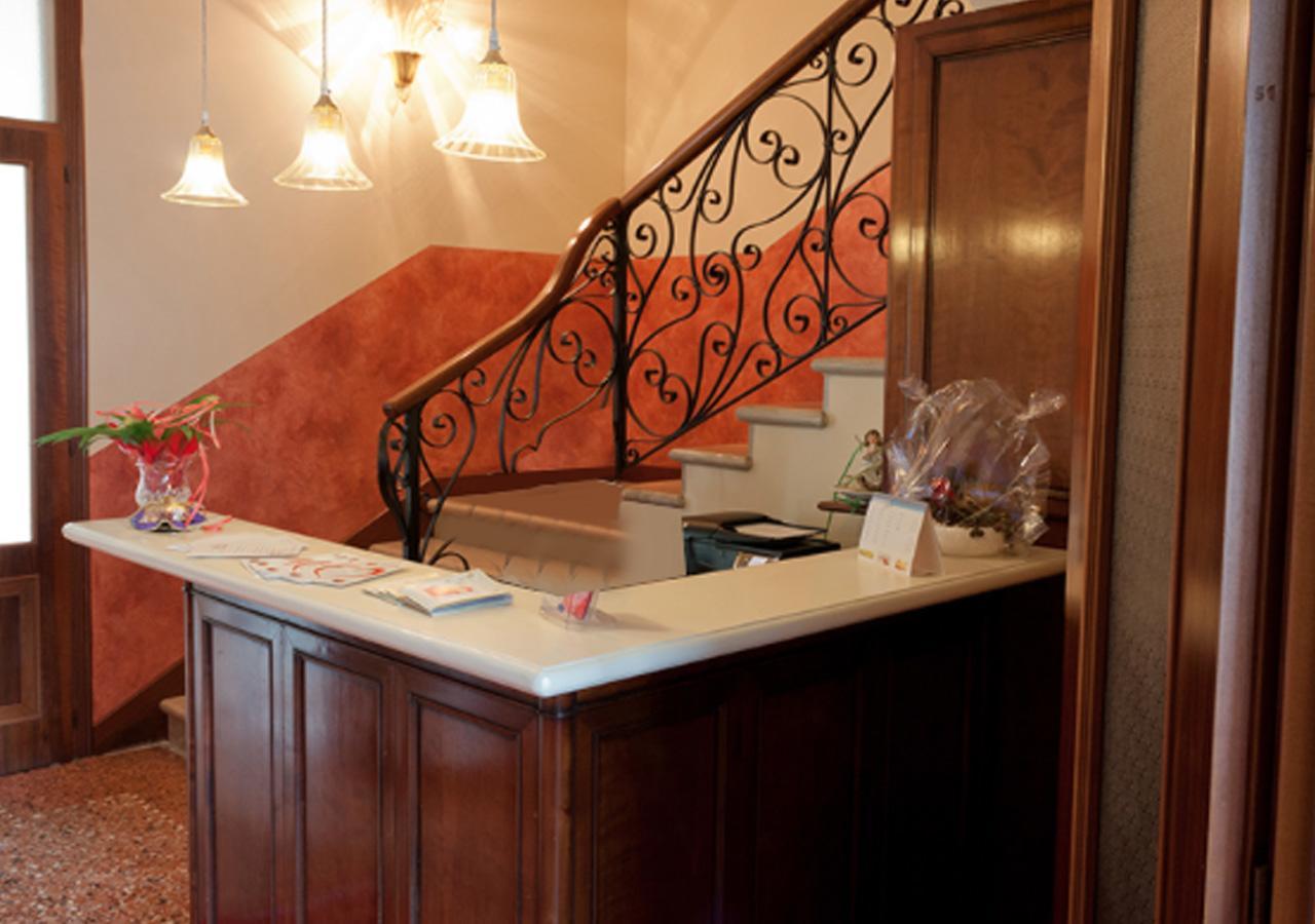 דולו Hotel Alla Villa Fini מראה חיצוני תמונה