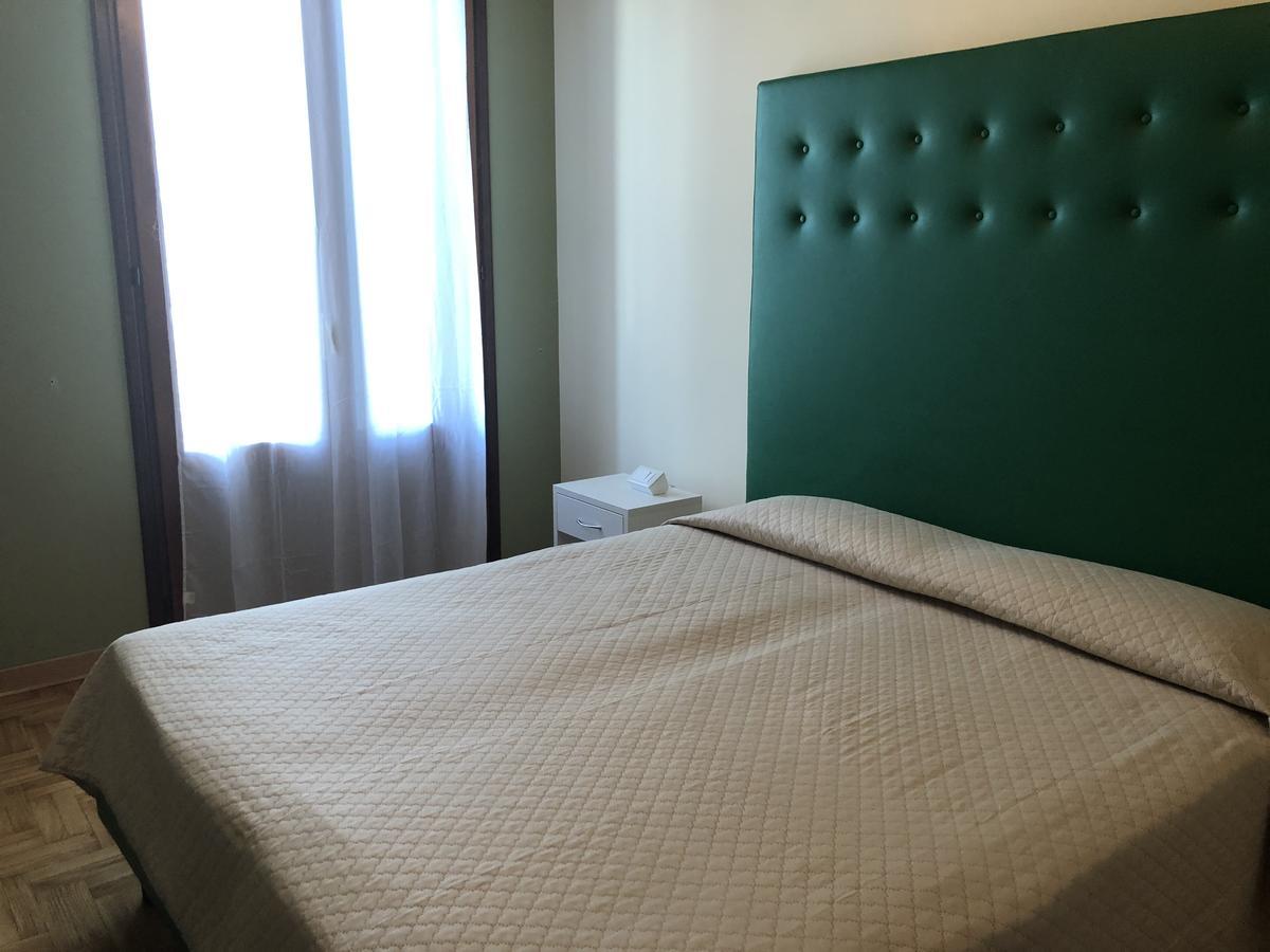 דולו Hotel Alla Villa Fini מראה חיצוני תמונה