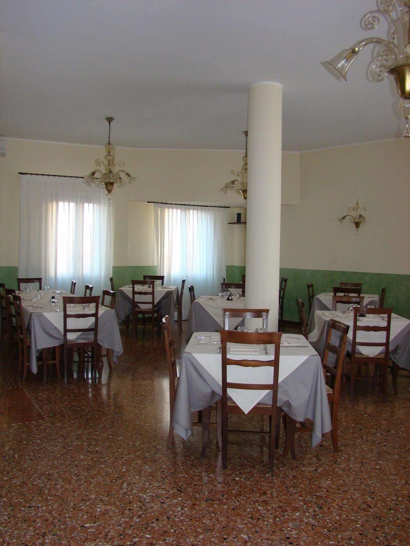 דולו Hotel Alla Villa Fini מראה חיצוני תמונה